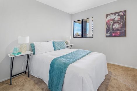 Photo of property in 9 Mirabell Place, Golflands, Auckland, 2013