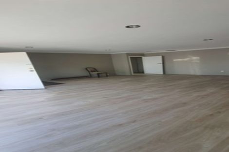 Photo of property in 98 Botany Road, Botany Downs, Auckland, 2010