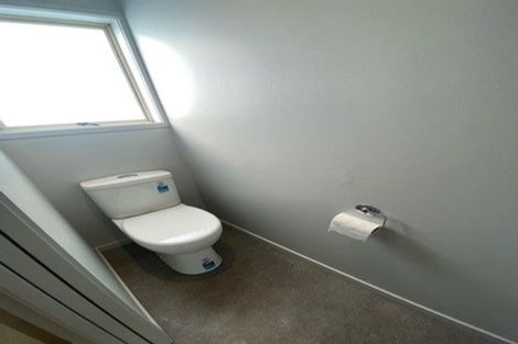 Photo of property in 25 Taipari Road, Te Atatu Peninsula, Auckland, 0610