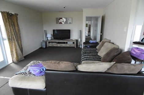 Photo of property in 13 Te Arataura Street, Takapuwahia, Porirua, 5022