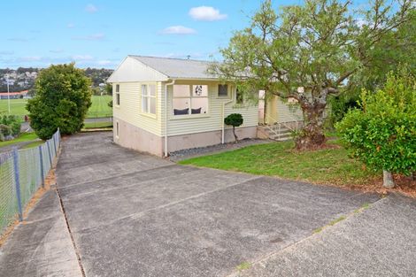 Photo of property in 9 Waverley Avenue, Glenfield, Auckland, 0629