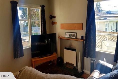 Photo of property in 43 Martin Road, Paraparaumu Beach, Paraparaumu, 5032