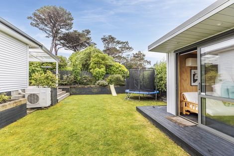 Photo of property in 23 Hudson Street, Island Bay, Wellington, 6023