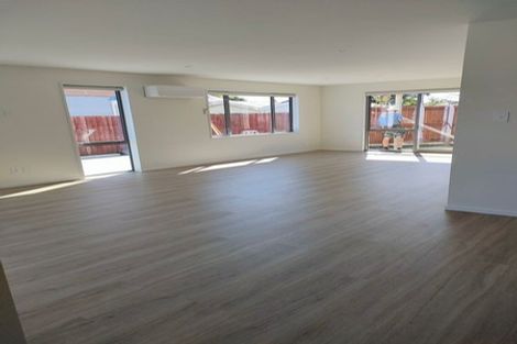 Photo of property in 8 Ashby Place, Bryndwr, Christchurch, 8052