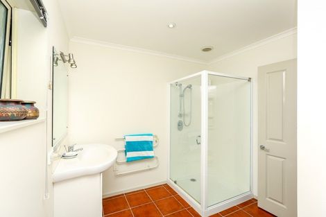 Photo of property in 1 Orlando Close, Frankleigh Park, New Plymouth, 4310