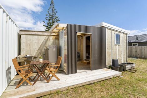 Photo of property in 47 Seagrass Place, Otaki Beach, Otaki, 5512