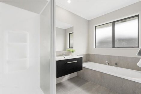 Photo of property in 3 Shea Lane, Pyes Pa, Tauranga, 3112