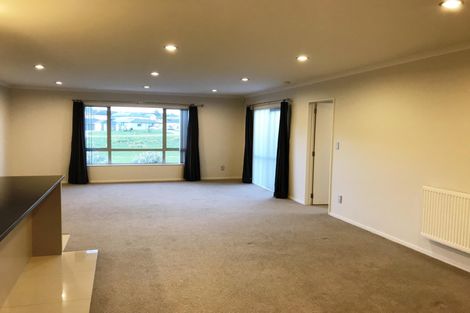 Photo of property in 17 Kilbryde Crescent, Pokeno, 2402