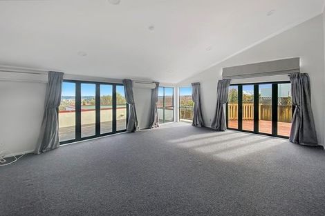 Photo of property in 24 Taroka Close, Pinehill, Auckland, 0632