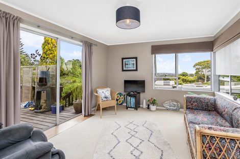 Photo of property in 14a Pokapu Street, Titirangi, Auckland, 0600