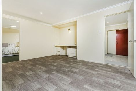 Photo of property in 51 Gladstone Road, Northcote, Auckland, 0627