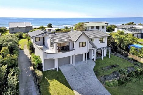 Photo of property in 575 Pukehina Parade, Pukehina, Te Puke, 3189