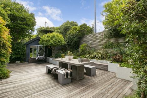 Photo of property in 17a Delhi Crescent, Khandallah, Wellington, 6035