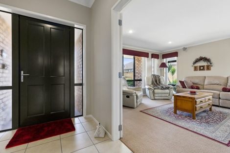 Photo of property in 56 Winchester Place, Rototuna North, Hamilton, 3210