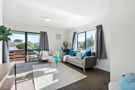 Photo of property in 32a Horokiwi Road West, Newlands, Wellington, 6037