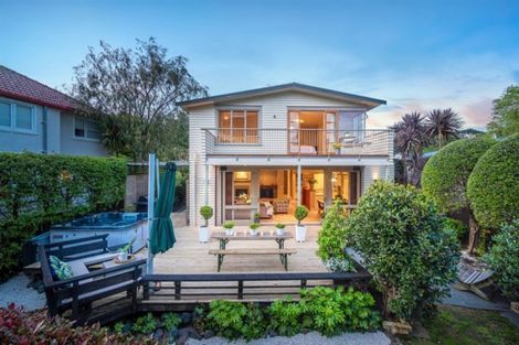 Photo of property in 29 Belle Vue Avenue, Northcote Point, Auckland, 0627