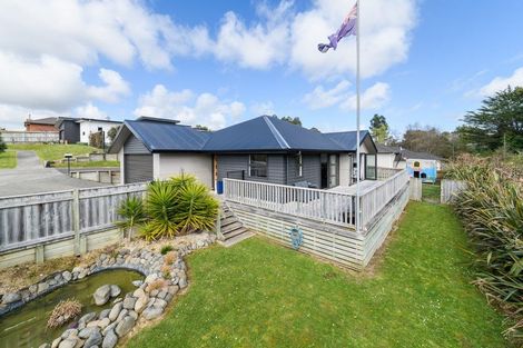 Photo of property in 33 Galea Grove, Kelvin Grove, Palmerston North, 4414