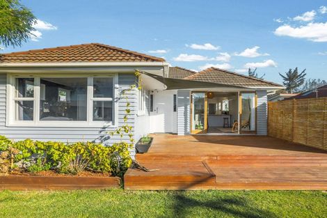 Photo of property in 29 Beach Road, North New Brighton, Christchurch, 8083