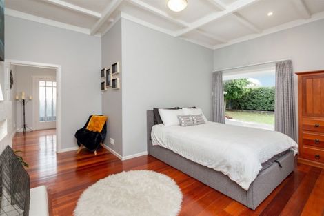 Photo of property in 1012 Great North Road, Point Chevalier, Auckland, 1022