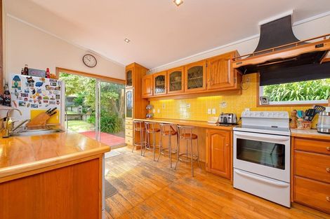 Photo of property in 50 Victoria Avenue, Waiuku, 2123