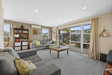 Photo of property in 17 Sherie Place, Howick, Auckland, 2014