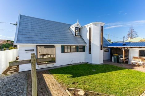 Photo of property in 1 Duthie Street, Milton, 9220