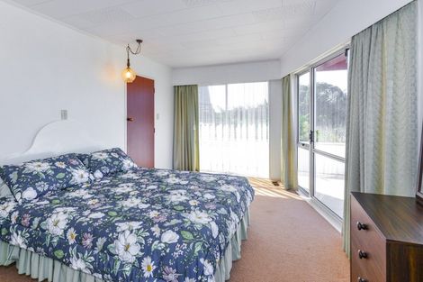 Photo of property in 100 Puketapu Road, Taradale, Napier, 4112