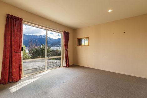 Photo of property in 23 Balmoral Drive, Kelvin Heights, Queenstown, 9300