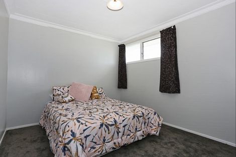 Photo of property in 1 Manapouri Street, Strathern, Invercargill, 9812