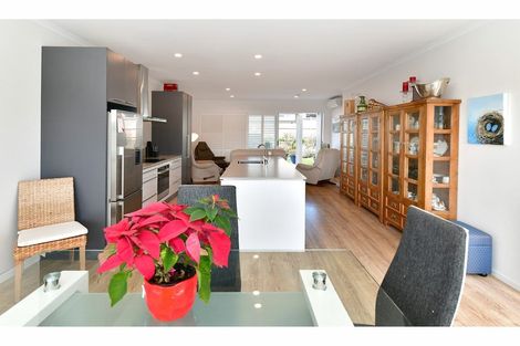 Photo of property in 5 Couldrey Crescent, Red Beach, 0932