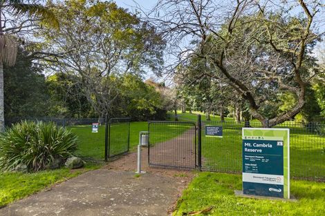 Photo of property in 73 Church Street, Devonport, Auckland, 0624