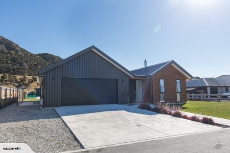 Photo of property in 22 Wabler Lane, Albert Town, Wanaka, 9305