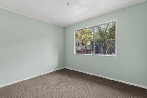 Photo of property in 6 Kilcar Place, Massey, Auckland, 0614