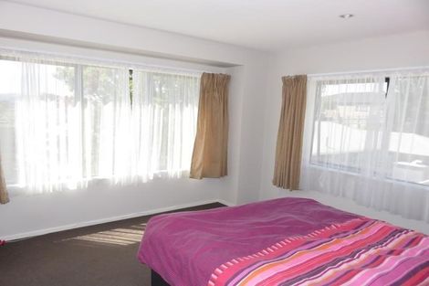 Photo of property in 36a Horokiwi Road West, Newlands, Wellington, 6037