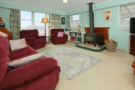 Photo of property in 137 Flanshaw Road, Te Atatu South, Auckland, 0610