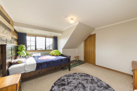 Photo of property in 116 Pacific Drive, Fitzherbert, Palmerston North, 4410