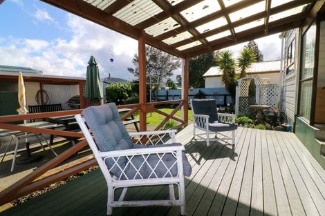 Photo of property in 10 Grant Street, Dannevirke, 4930