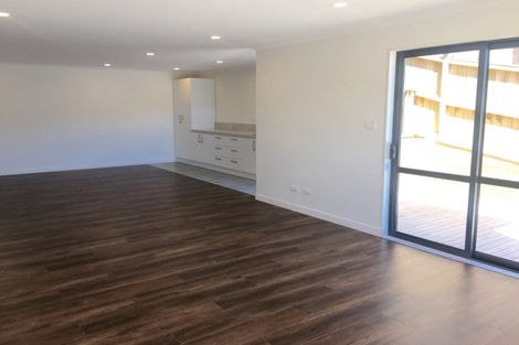 Photo of property in 26 Para Close, Fairview Heights, Auckland, 0632