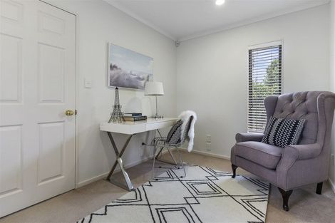 Photo of property in 22 The Esplanade, Eastern Beach, Auckland, 2012