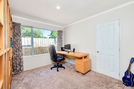 Photo of property in 1/4 Sturges Road, Henderson, Auckland, 0610