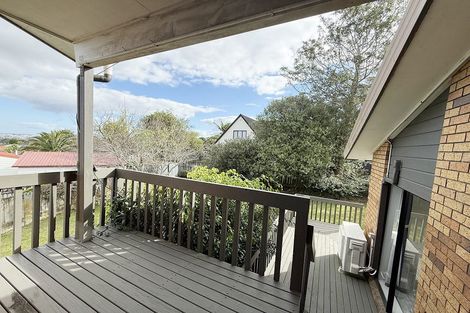 Photo of property in 9 Cambric Place, Botany Downs, Auckland, 2010