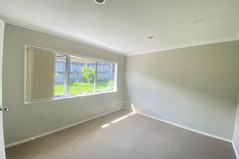 Photo of property in 29 Toledo Avenue, Henderson, Auckland, 0612