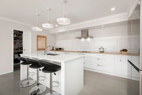 Photo of property in 6 Vantage Place, Omokoroa, 3114