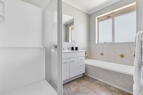 Photo of property in 2 Rochester Place, Nawton, Hamilton, 3200