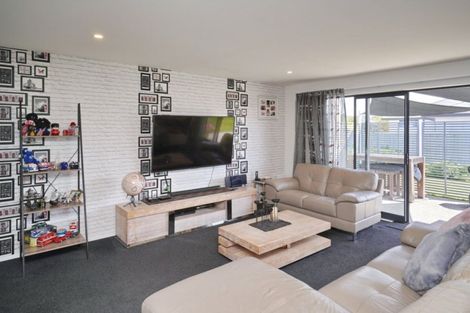 Photo of property in 64 Sutherland Drive, Kaiapoi, 7630