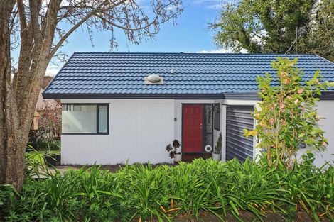 Photo of property in 8a Busby Place, Havelock North, 4130