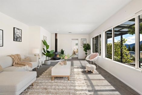 Photo of property in 33 Oregon Drive, Kelvin Heights, Queenstown, 9300