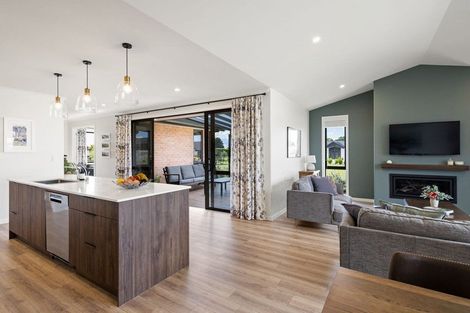 Photo of property in 39 Sunline Drive, Leamington, Cambridge, 3432