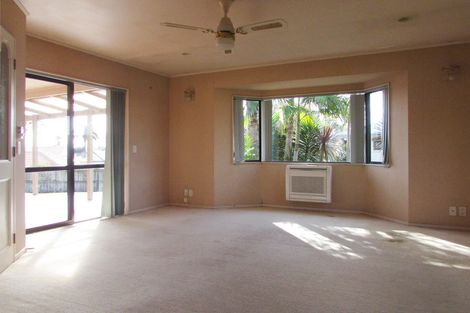 Photo of property in 6 Jim Rhind Place, Pahurehure, Papakura, 2113