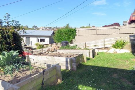 Photo of property in 75 Tees Street, South Hill, Oamaru, 9400
